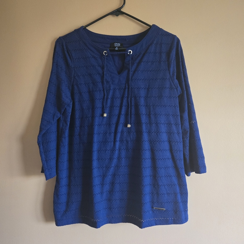 Jones NY Top with Tassles PTP=18"
